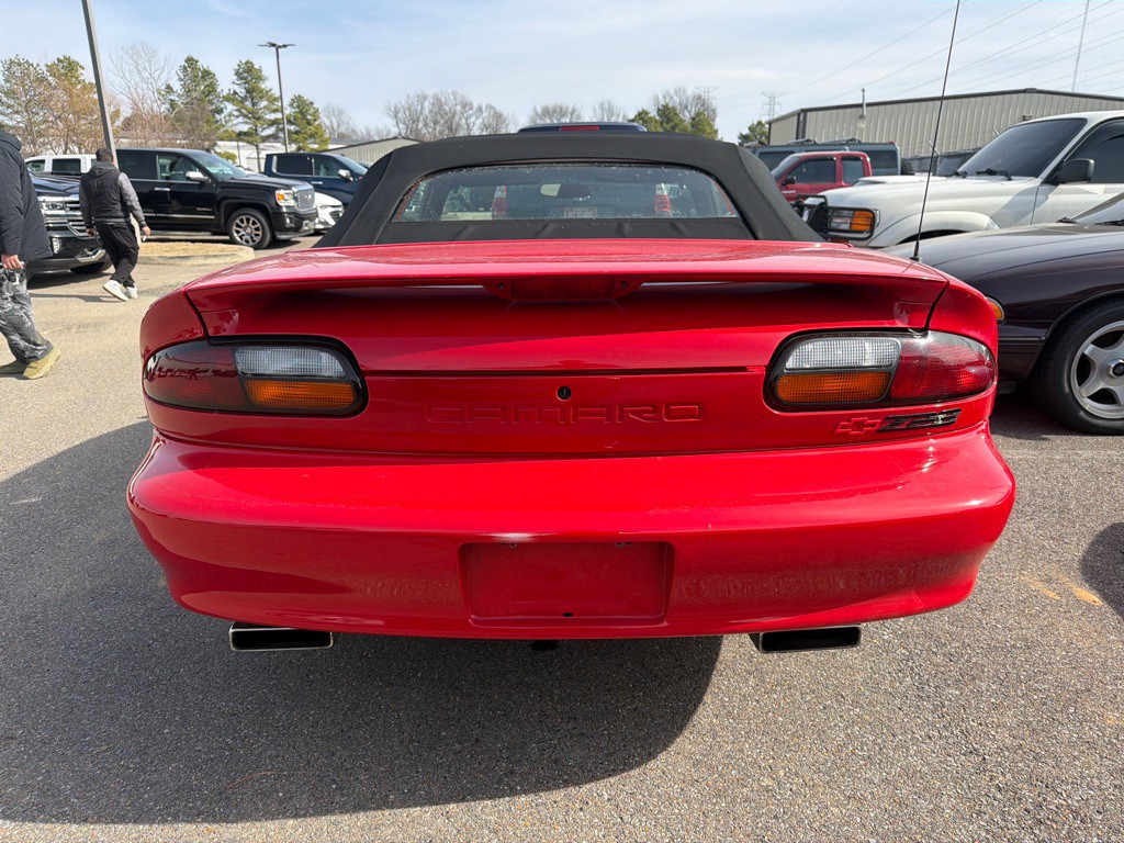 2002 Chevrolet Camaro Image 5