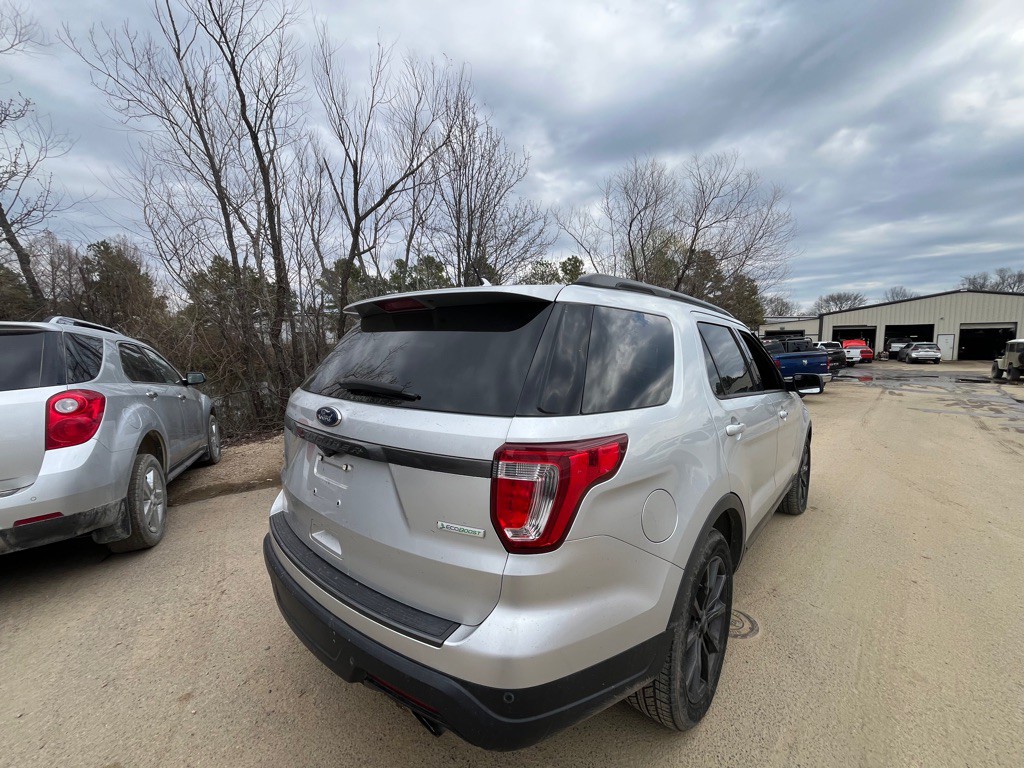 2019 Ford Explorer Image 1