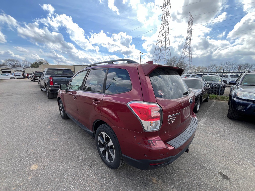 2018 Subaru Forester Image 1