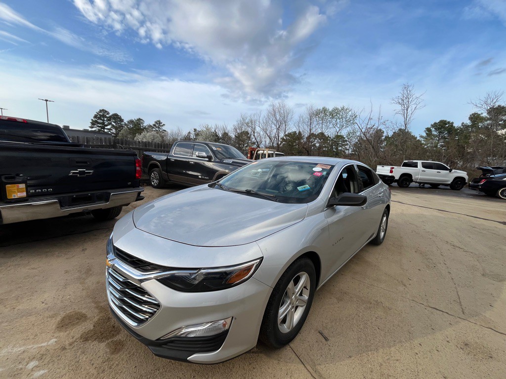2020 Chevrolet Malibu Image 2