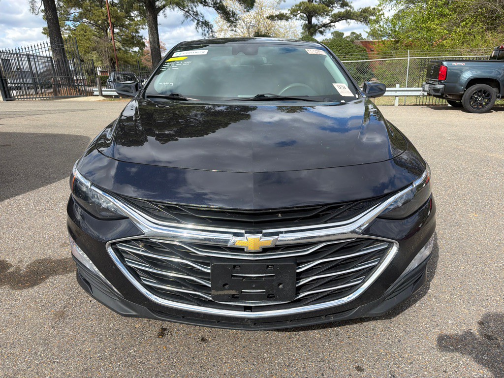2023 Chevrolet Malibu Image 2