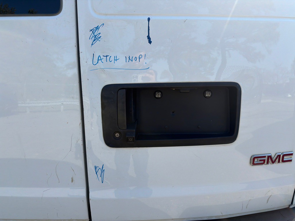 2021 Chevrolet Express Image 8