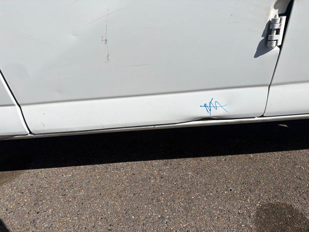 2021 Chevrolet Express Image 10