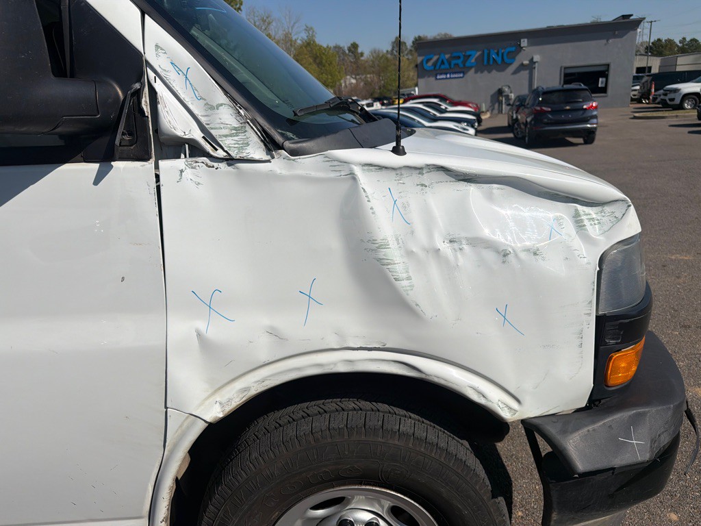 2021 Chevrolet Express Image 11