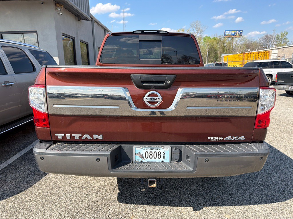 2017 Nissan Titan Image 5