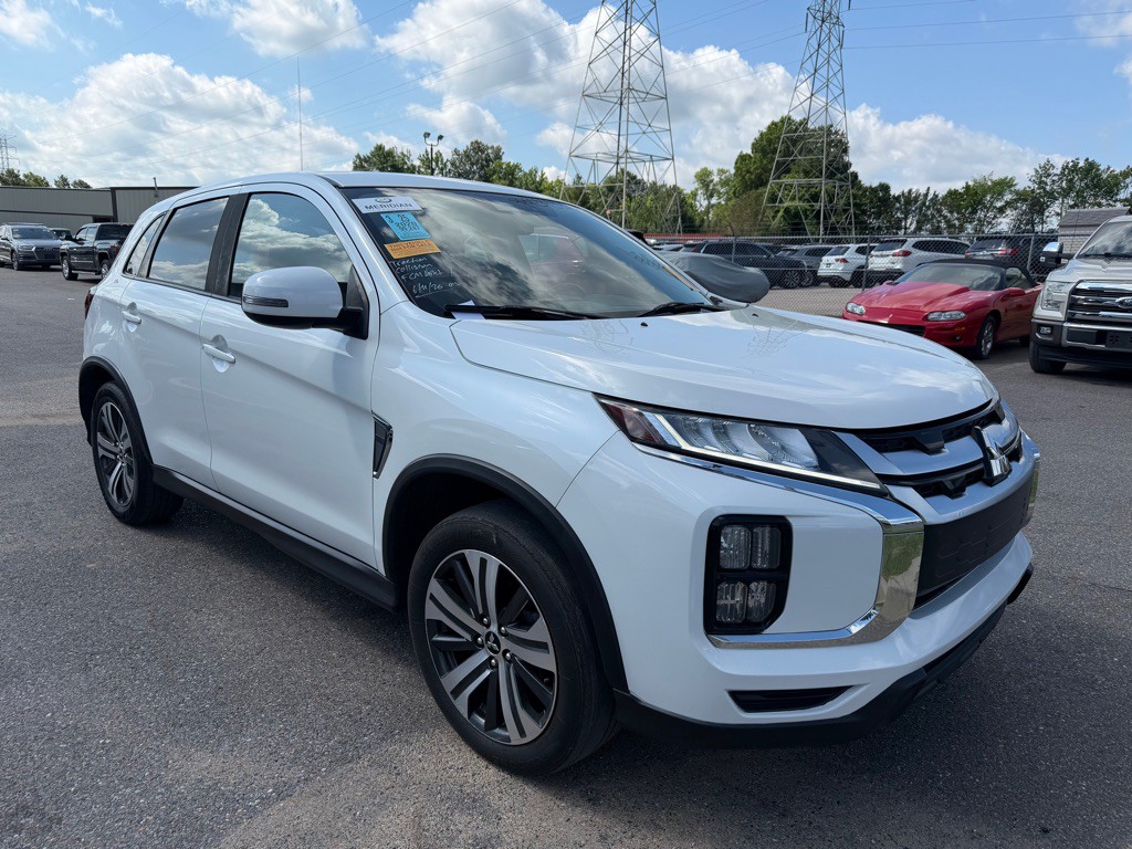 2020 Mitsubishi Outlander Image 3