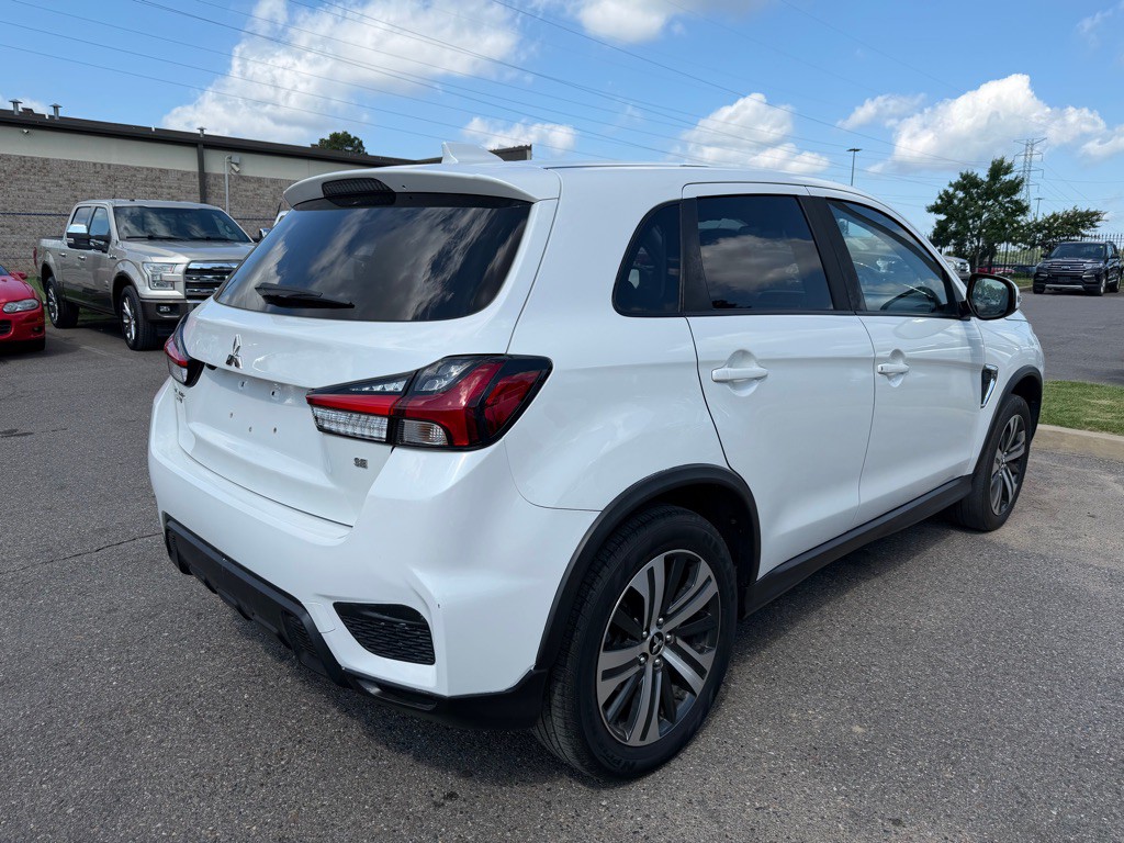 2020 Mitsubishi Outlander Image 4