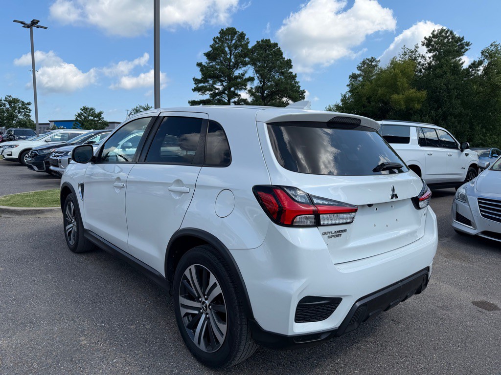 2020 Mitsubishi Outlander Image 5