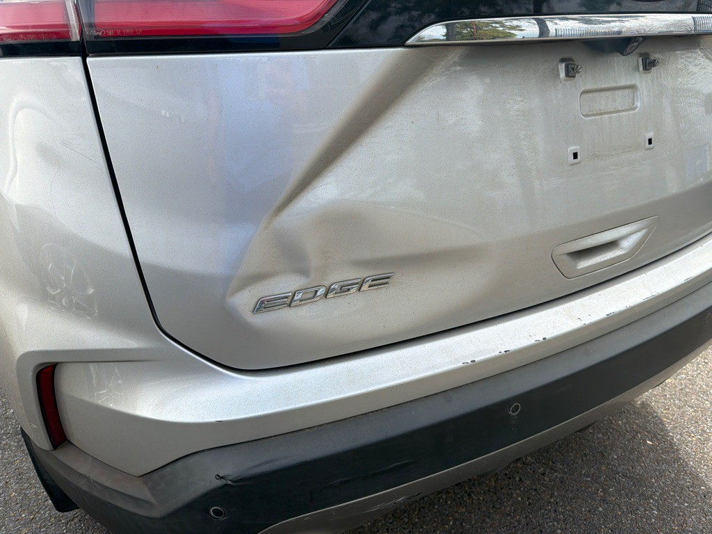 2019 Ford Edge Image 8