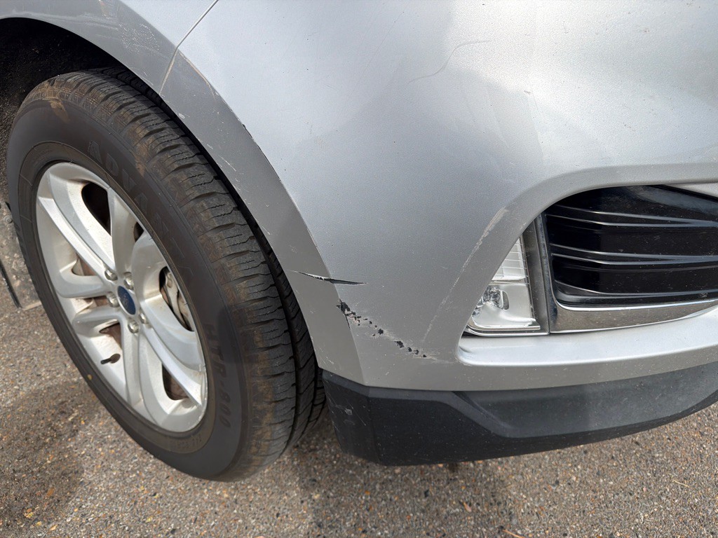 2019 Ford Edge Image 9