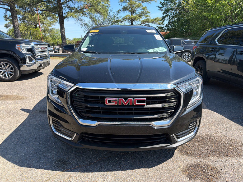 2023 GMC Terrain Image 2