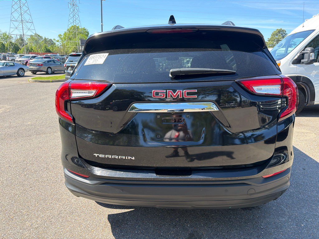 2023 GMC Terrain Image 5