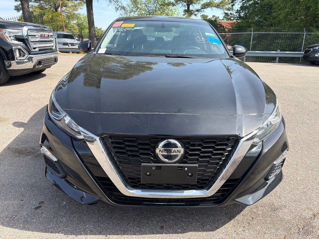2020 Nissan Altima Image 2
