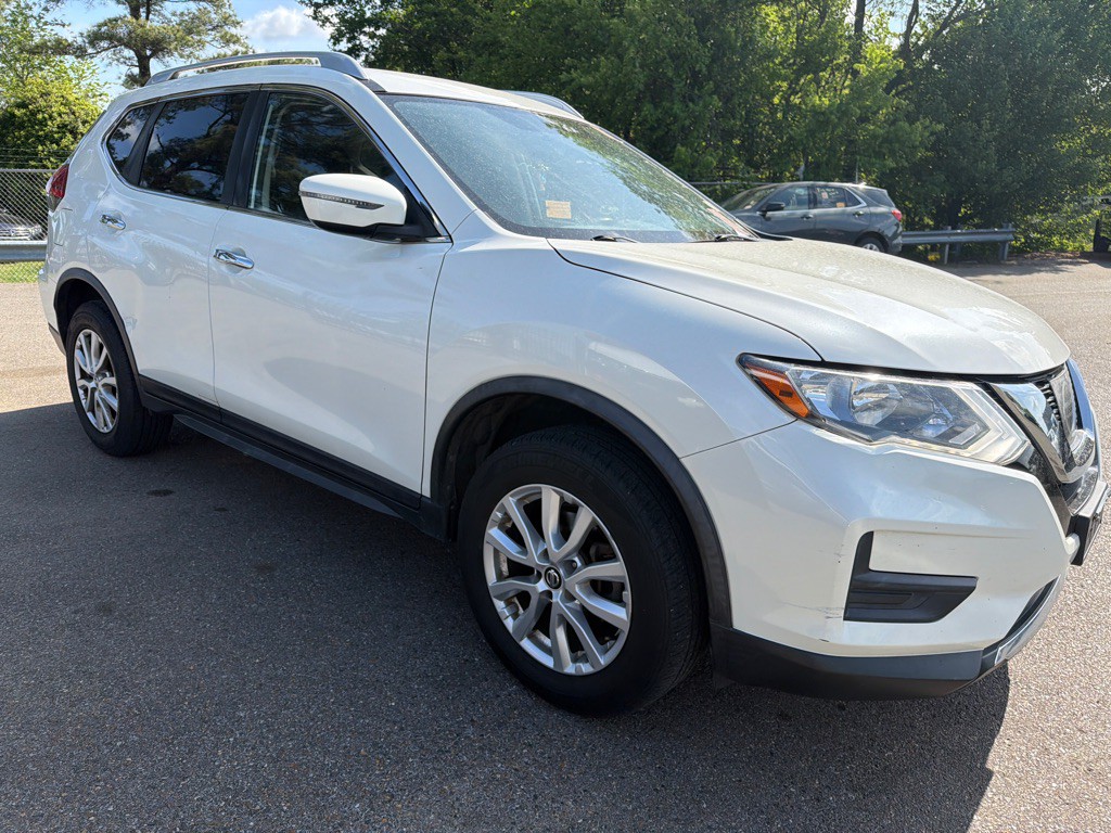 2017 Nissan Rogue Image 3