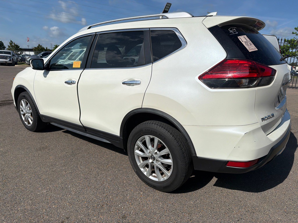 2017 Nissan Rogue Image 6