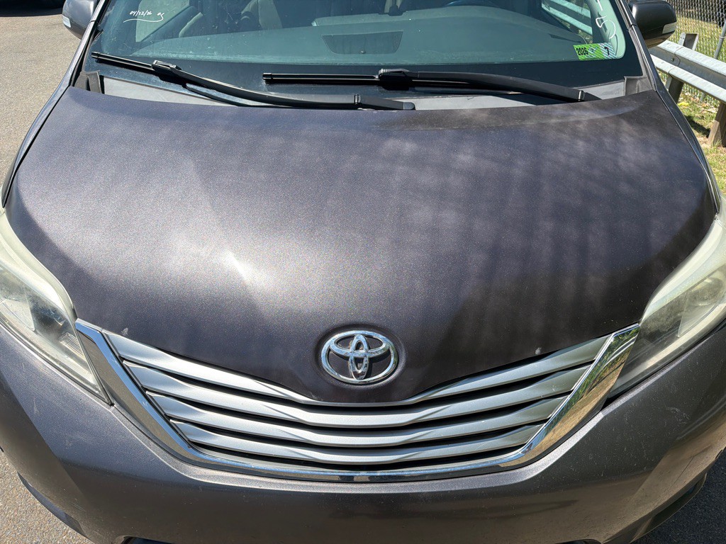 2017 Toyota Sienna Image 8