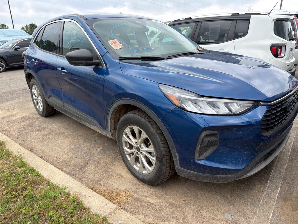 2023 Ford Escape Image 2