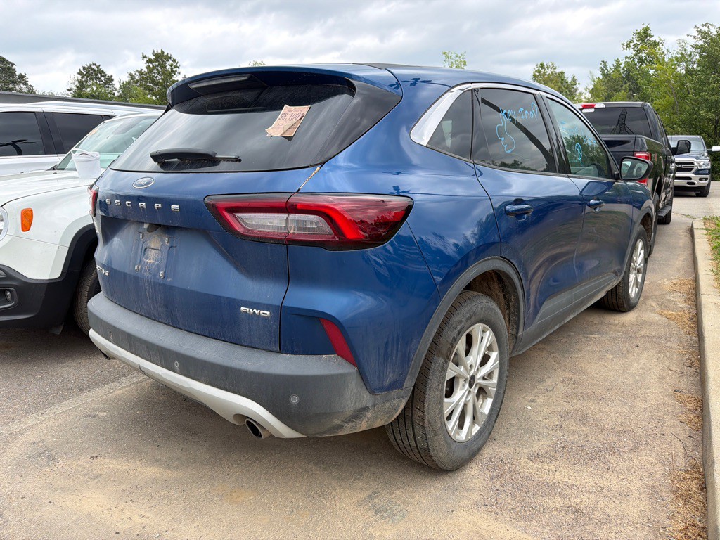 2023 Ford Escape Image 3