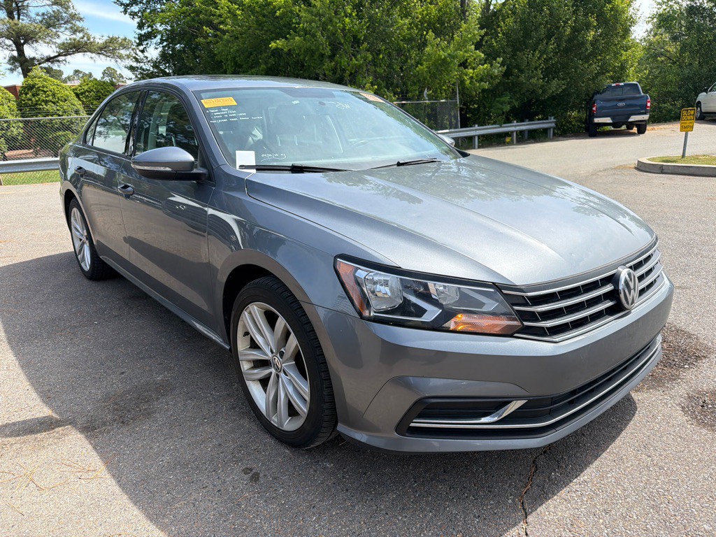 2019 Volkswagen Passat Image 3