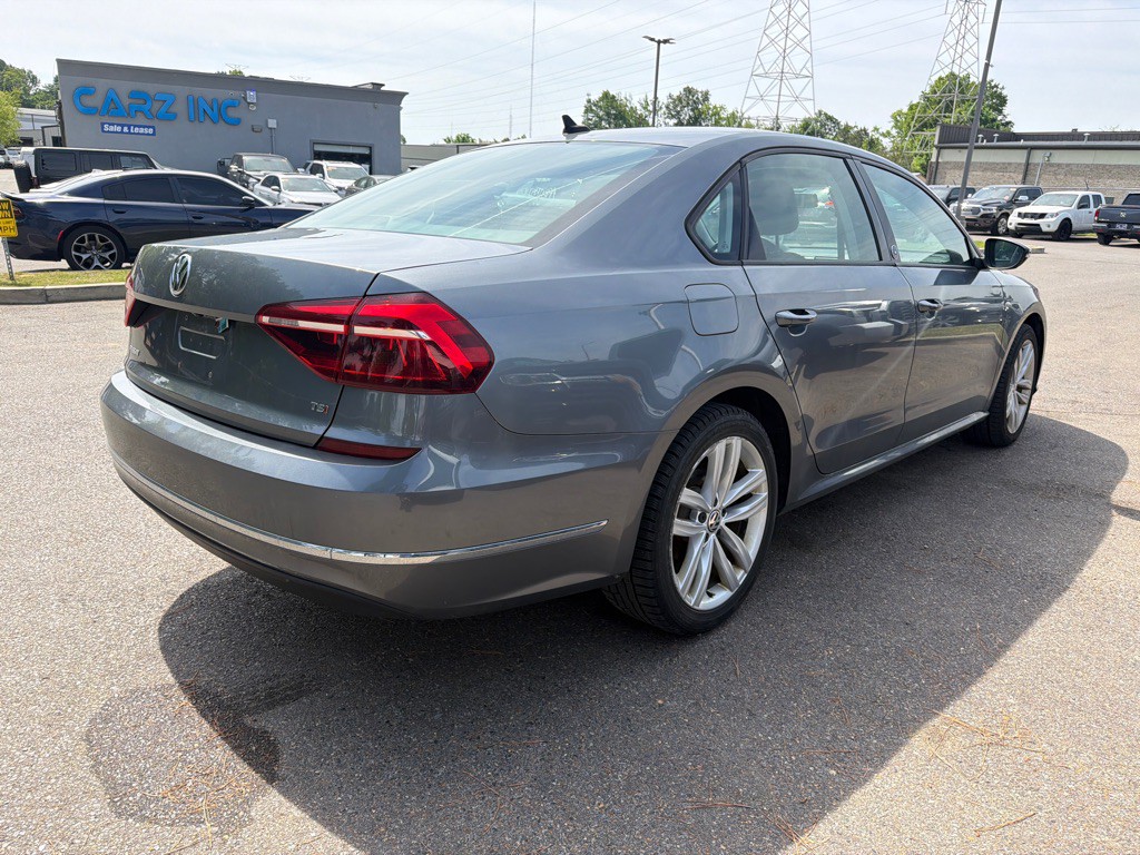 2019 Volkswagen Passat Image 4
