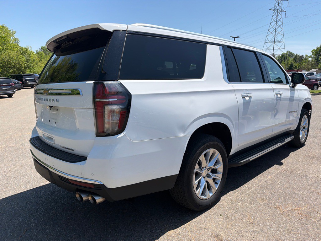 2023 Chevrolet Suburban Image 4