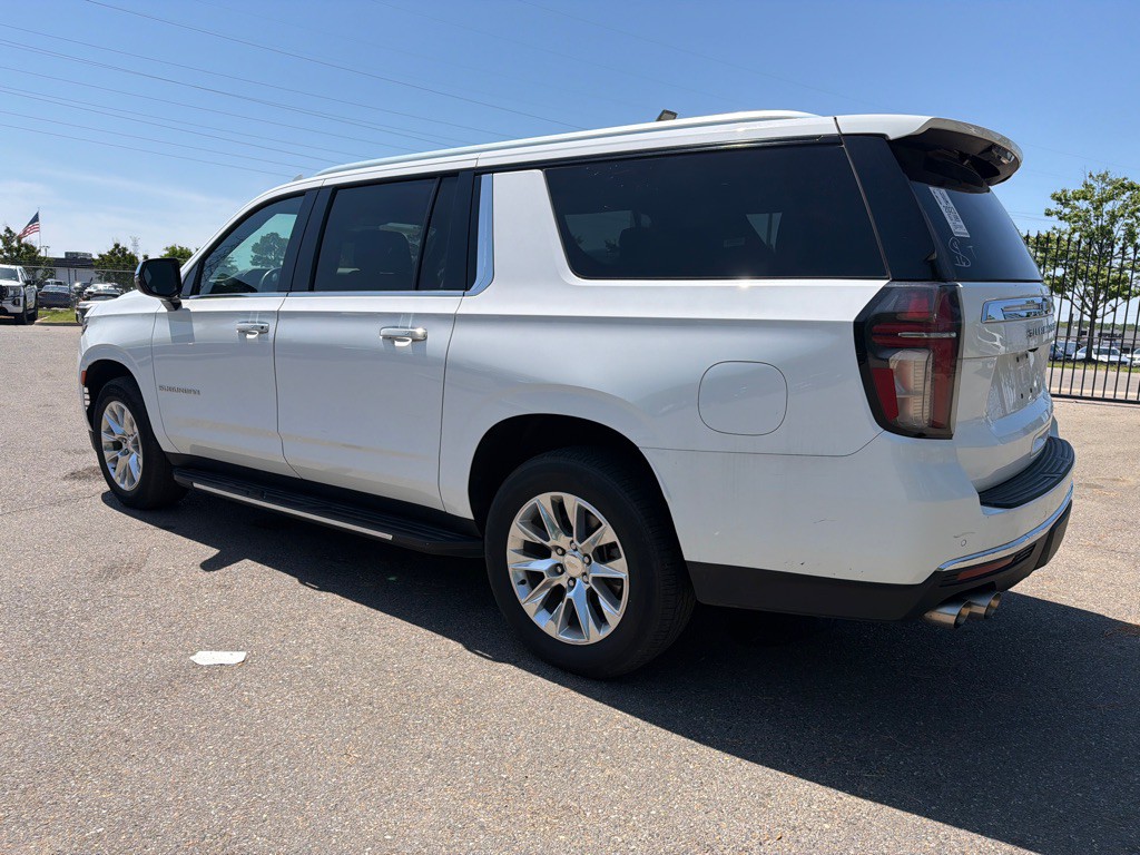 2023 Chevrolet Suburban Image 6