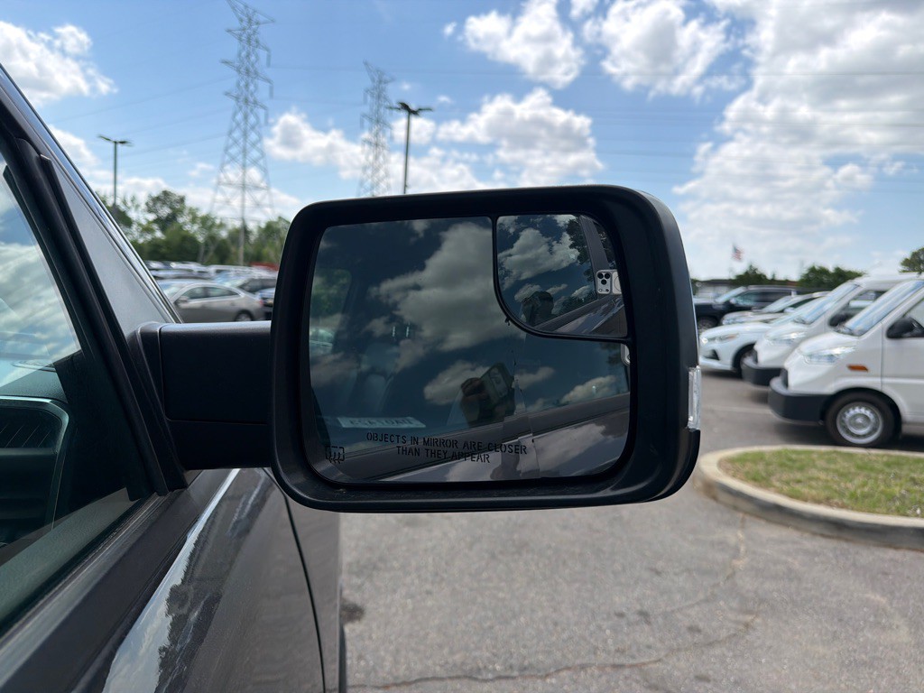 2023 RAM 1500 Image 8