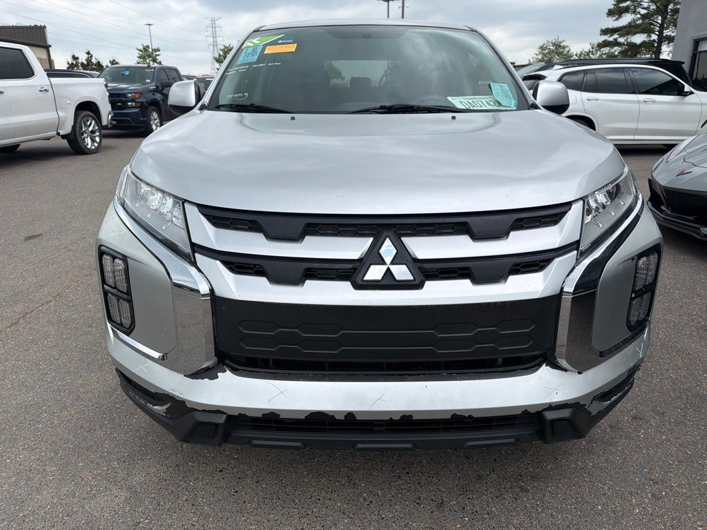 2020 Mitsubishi Outlander Image 2