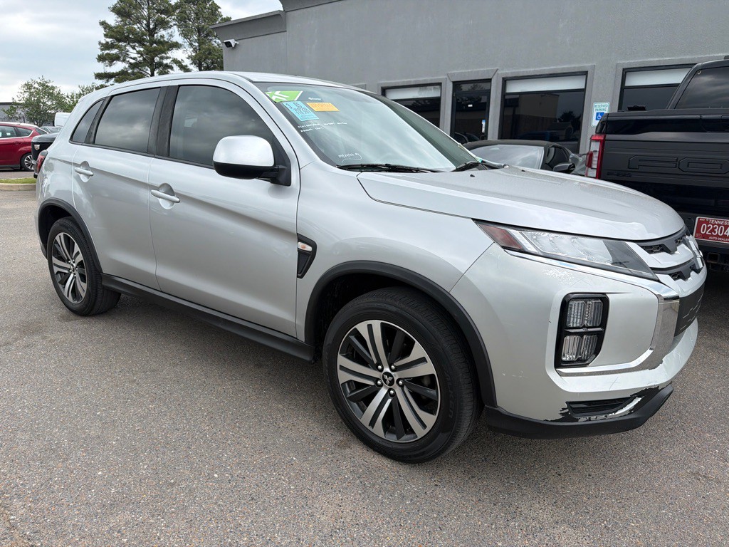 2020 Mitsubishi Outlander Image 3