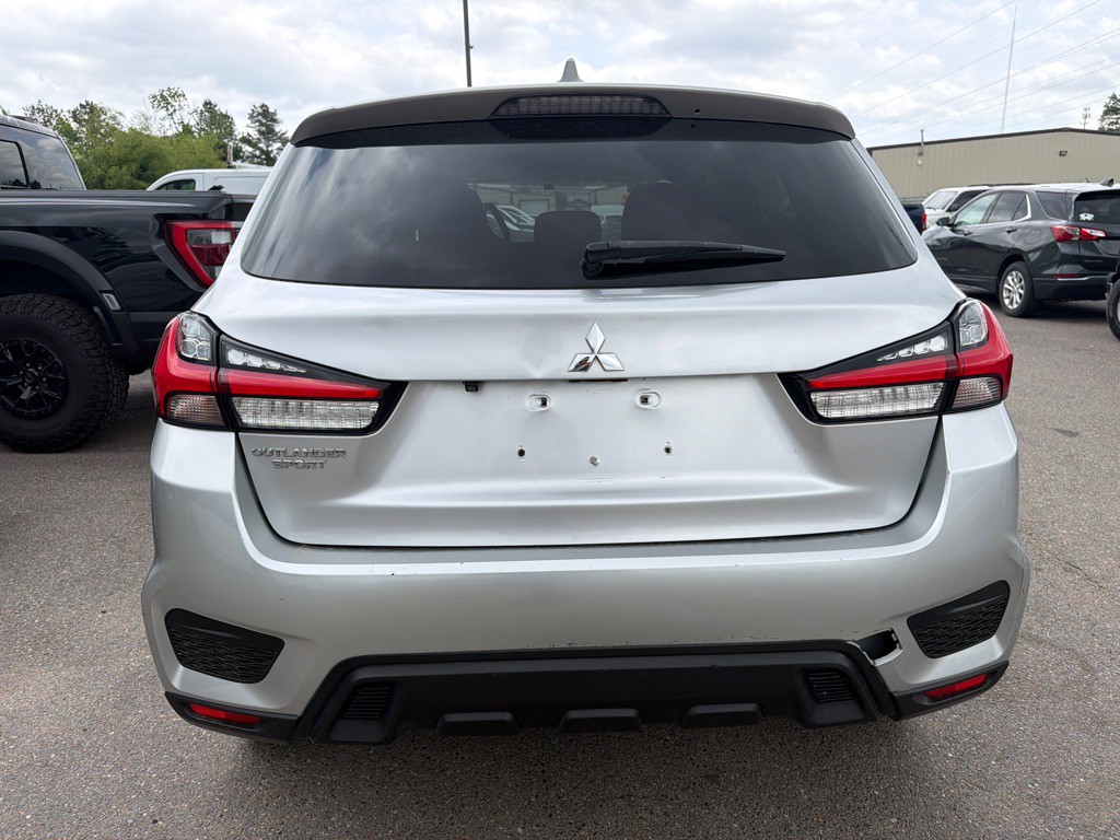 2020 Mitsubishi Outlander Image 5