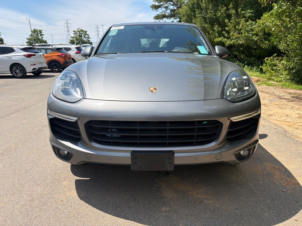 2017 Porsche Cayenne Image 2