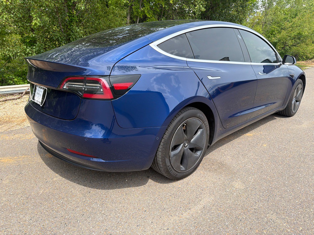 2019 Tesla Model 3 Image 4