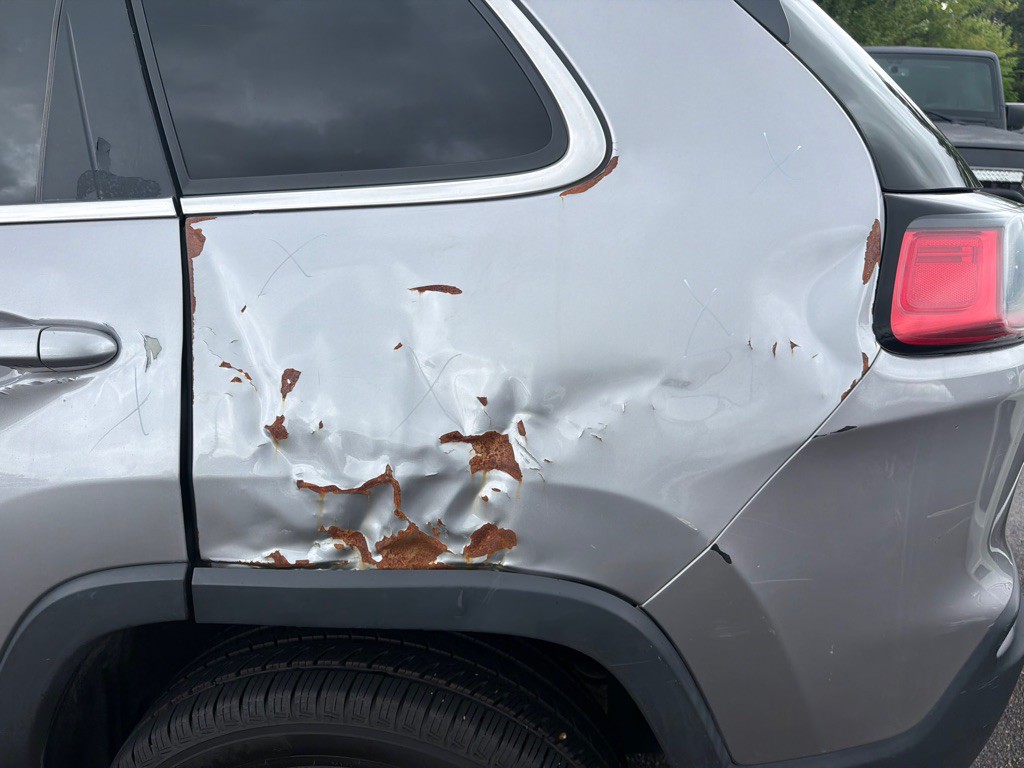 2019 Jeep Cherokee Image 12