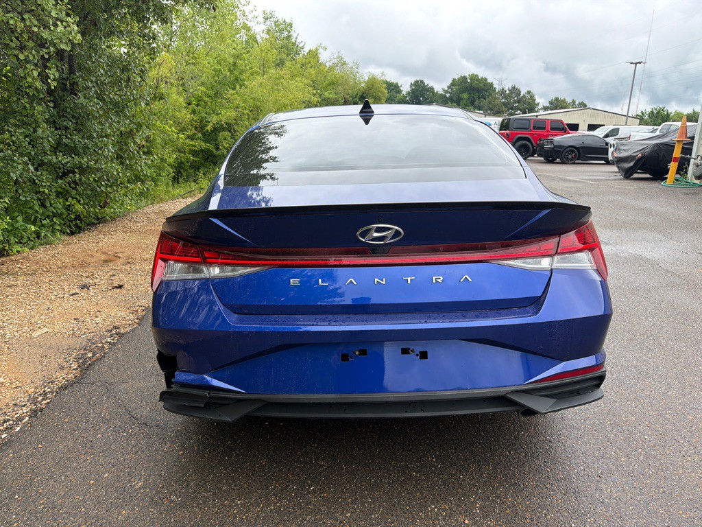 2023 Hyundai Elantra Image 5