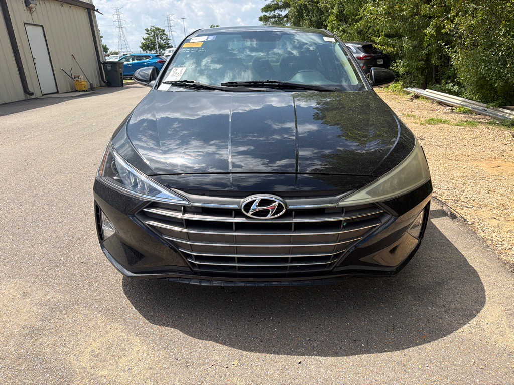 2019 Hyundai Elantra Image 2