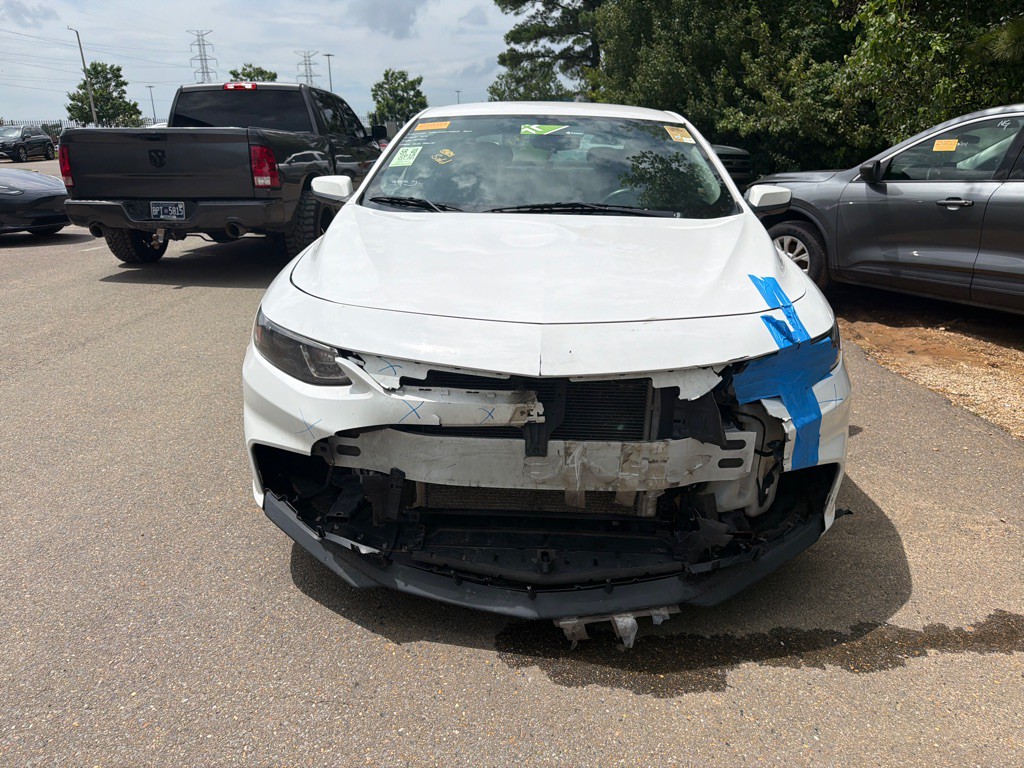 2018 Chevrolet Malibu Image 2