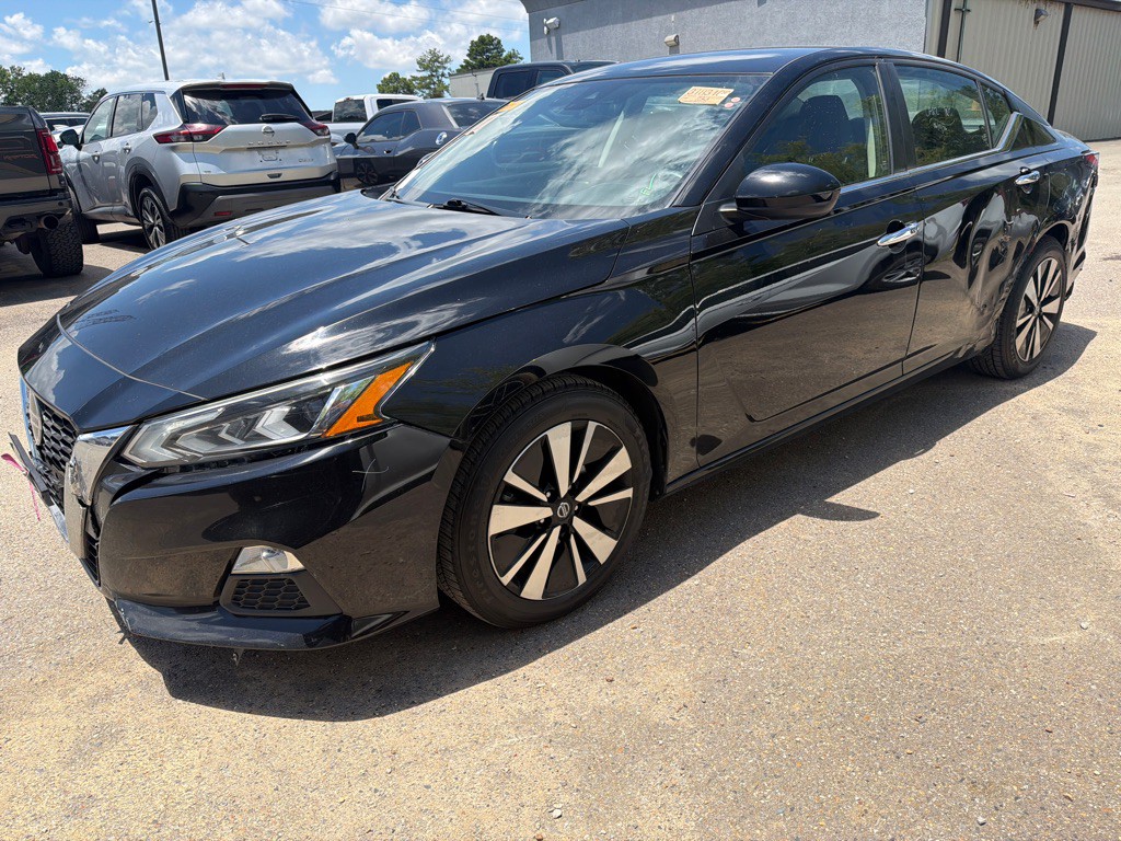 2022 Nissan Altima Image 1