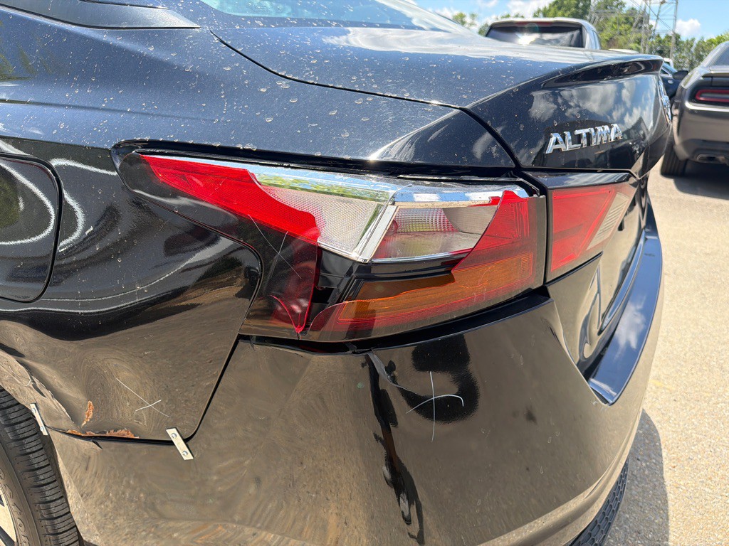 2022 Nissan Altima Image 13