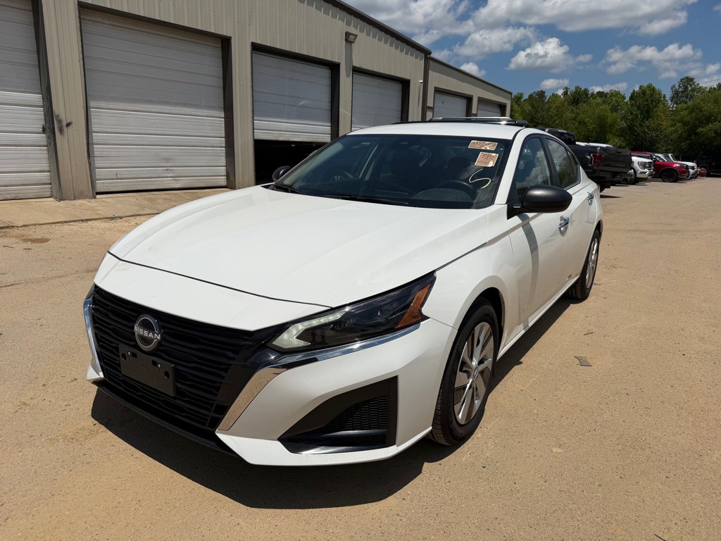 2024 Nissan Altima Image 4
