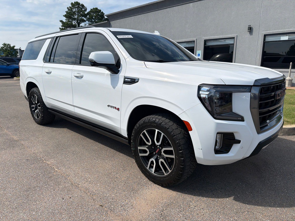 2021 GMC Yukon Image 3
