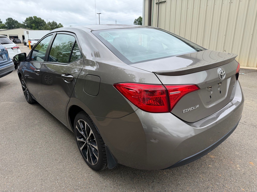 2018 Toyota Corolla Image 1