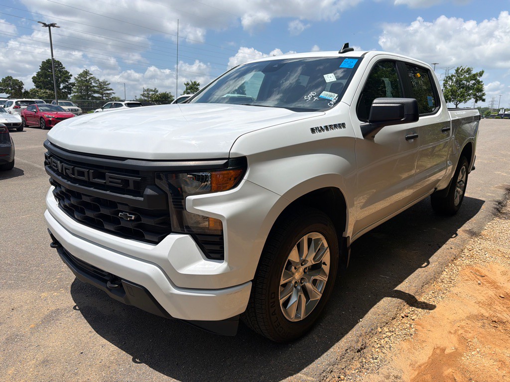 2024 Chevrolet Silverado 1500 Image 1