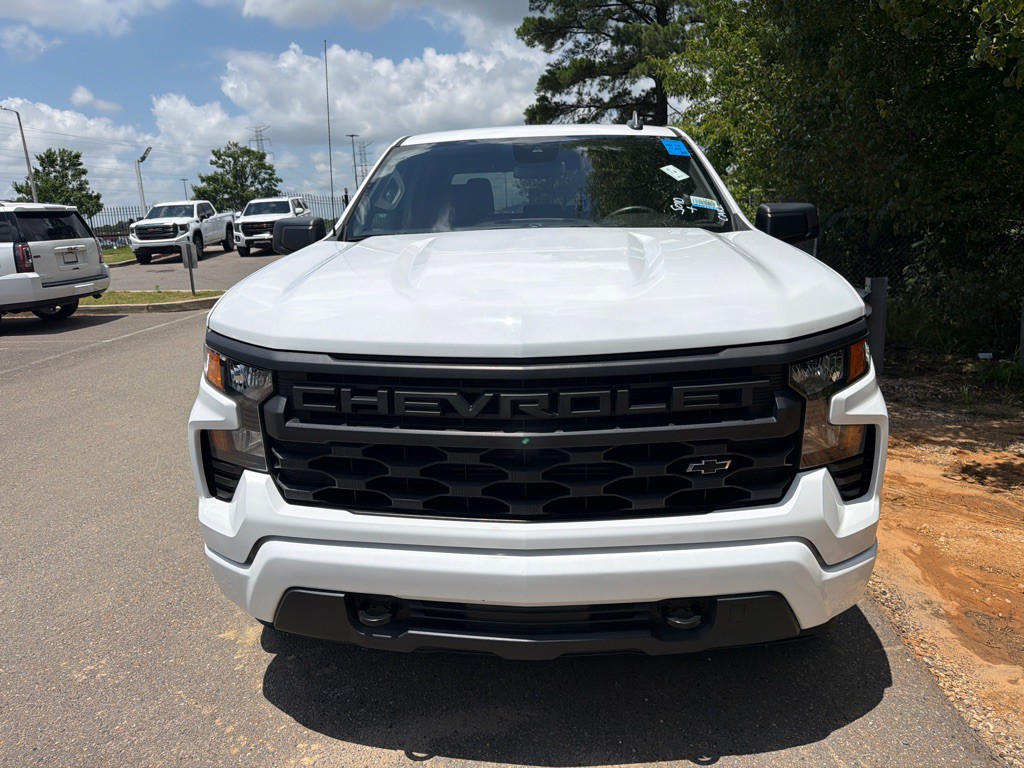 2024 Chevrolet Silverado 1500 Image 2