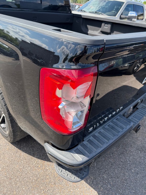 2018 Chevrolet Silverado 1500 Image 8
