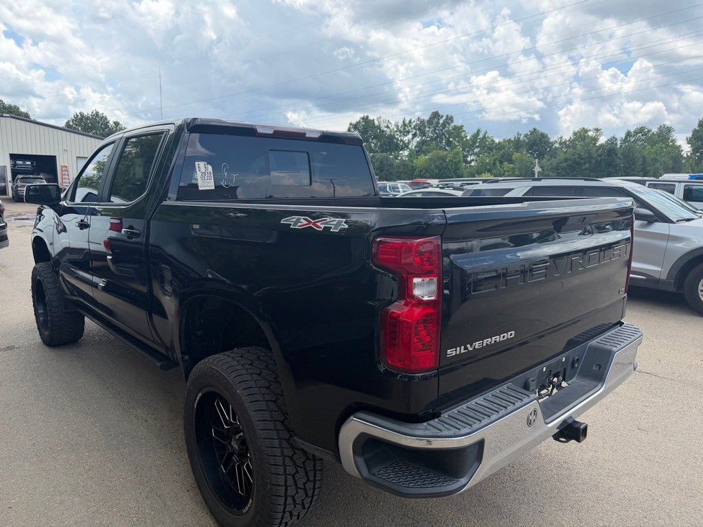 2019 Chevrolet Silverado 1500 Image 2