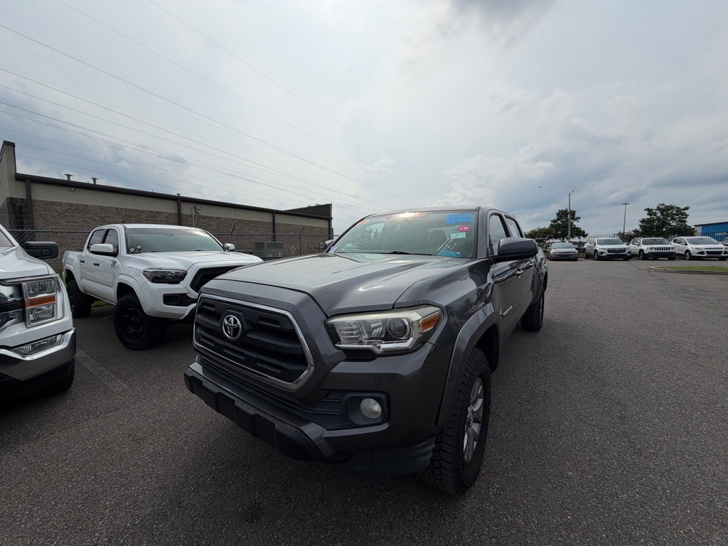 2017 Toyota Tacoma Image 1