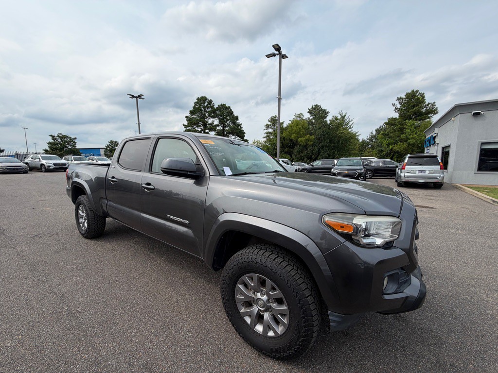 2017 Toyota Tacoma Image 4