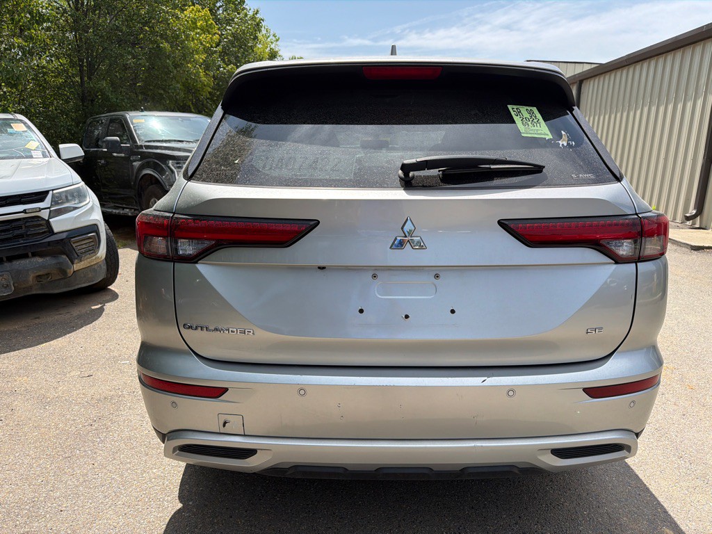 2022 Mitsubishi Outlander Image 5