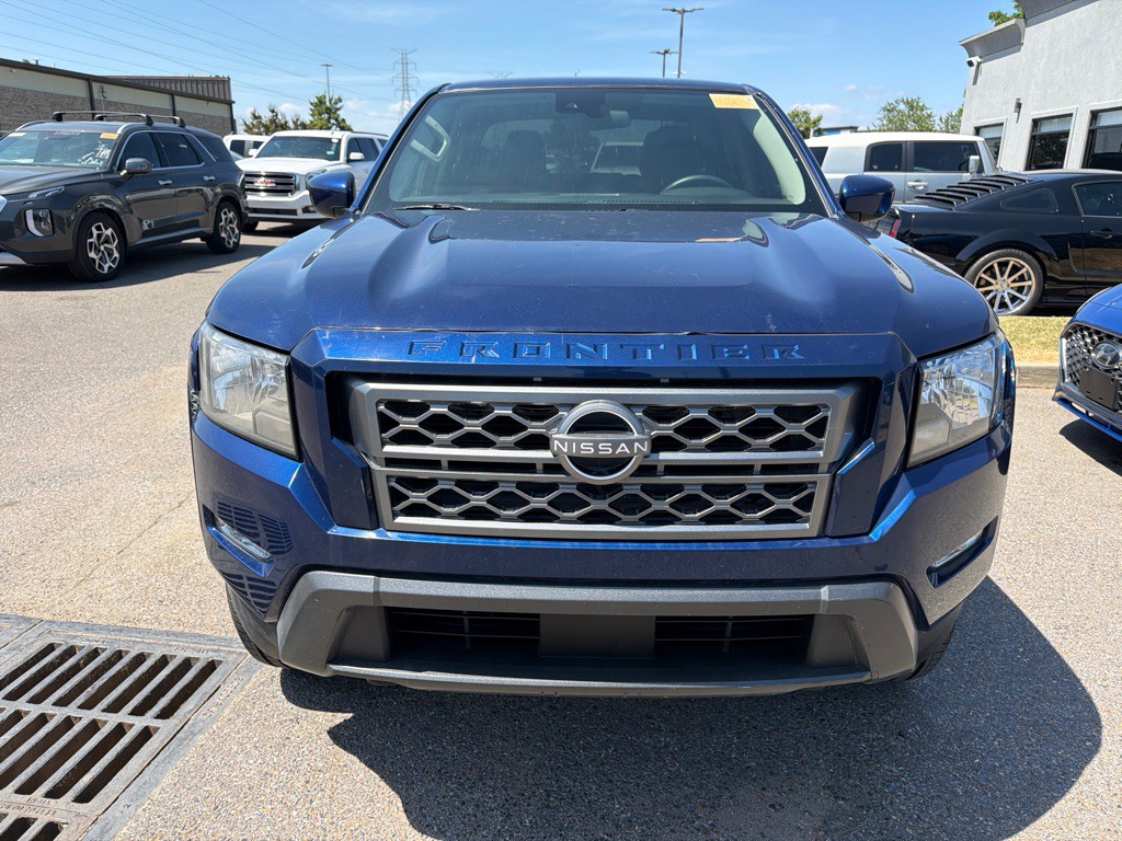 2023 Nissan Frontier Image 2