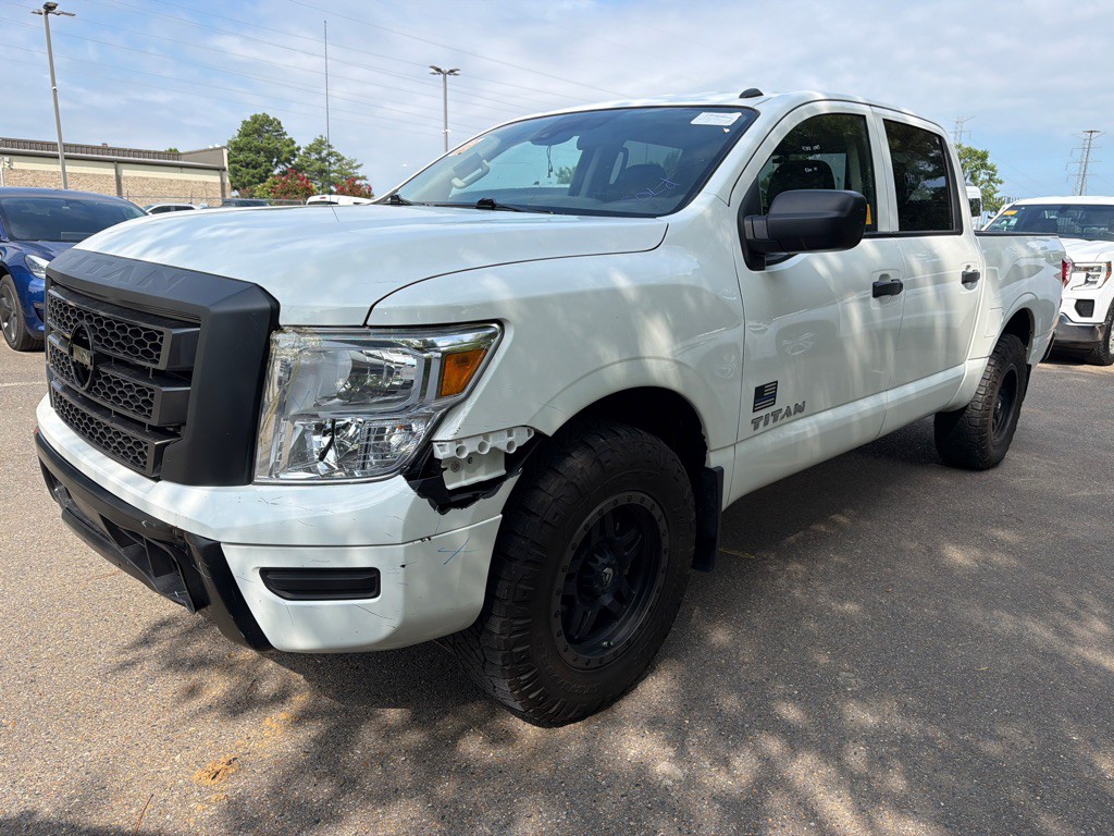 2021 Nissan Titan Image 1